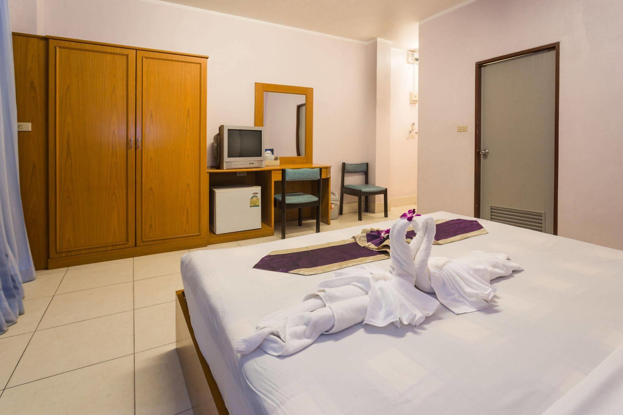 Guesthouse Belvedere Patong Exterior foto