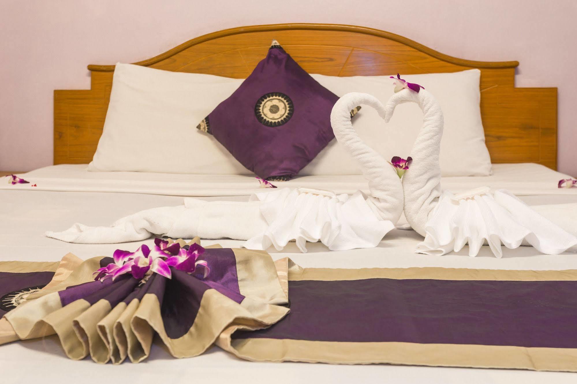 Guesthouse Belvedere Patong Exterior foto